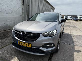 Unfallwagen Opel Grandland 1.2 Turbo Business Executive Automaat 2017/10