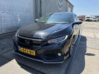 damaged passenger cars Honda Civic 1.0i VTEC Elegance Automaat 2018/5