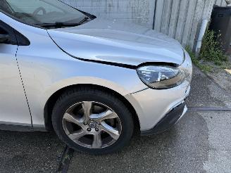 Volvo V-40 1.6 T4 Momentum picture 3