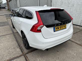 Volvo V-60 2.0 D2 R-Design Automaat picture 3