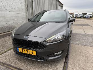 damaged passenger cars Ford Focus 1.0 ST-Line 2017/4