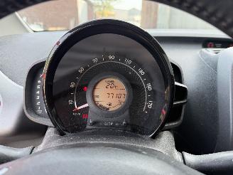 Toyota Aygo 1.0 VVT-i X-Play Multimedia Camera picture 16