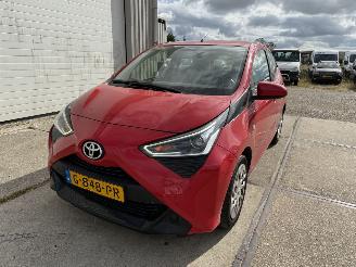 Schadeauto Toyota Aygo 1.0 VVT-i X-Play Multimedia Camera 2019/11