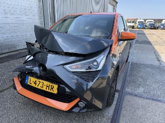 Damaged car Toyota Aygo 1.0 VVT-i JBL 2021/6
