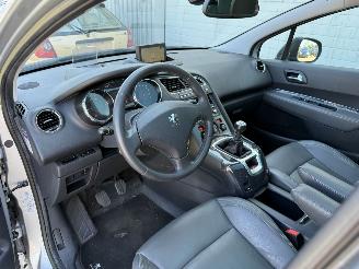 Peugeot 5008 1.6 THP Family picture 18