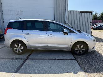 Peugeot 5008 1.6 THP Family picture 2