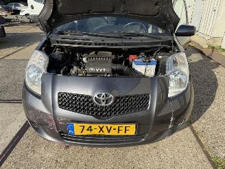 Toyota Yaris 1.3 VVTi Sol Automaat picture 10