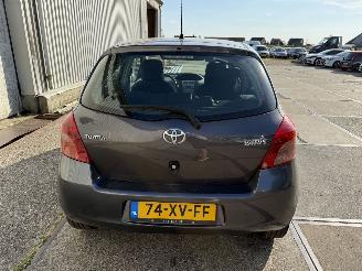 Toyota Yaris 1.3 VVTi Sol Automaat picture 4