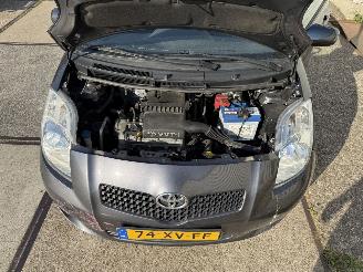 Toyota Yaris 1.3 VVTi Sol Automaat picture 11