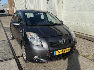 damaged passenger cars Toyota Yaris 1.3 VVTi Sol Automaat 2007/10