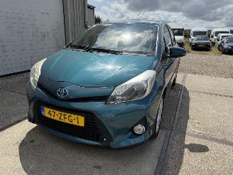 Vaurioauto  passenger cars Toyota Yaris 1.5 Full Hybrid Dynamic 2012/11