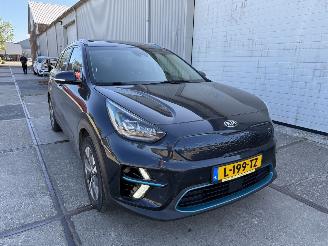 Schadeauto Kia e-Niro DynamicPlusLine 64 kWh 2021/8