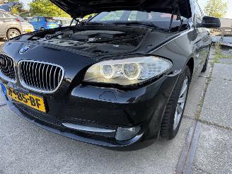 BMW 5-serie 528i Touring picture 13