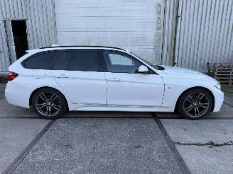 skadebil auto BMW 3-serie 330i Touring M-Sport 2019/4
