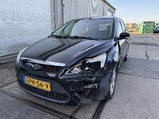 skadebil auto Ford Focus 1.6 TDCi Limited 2010/12