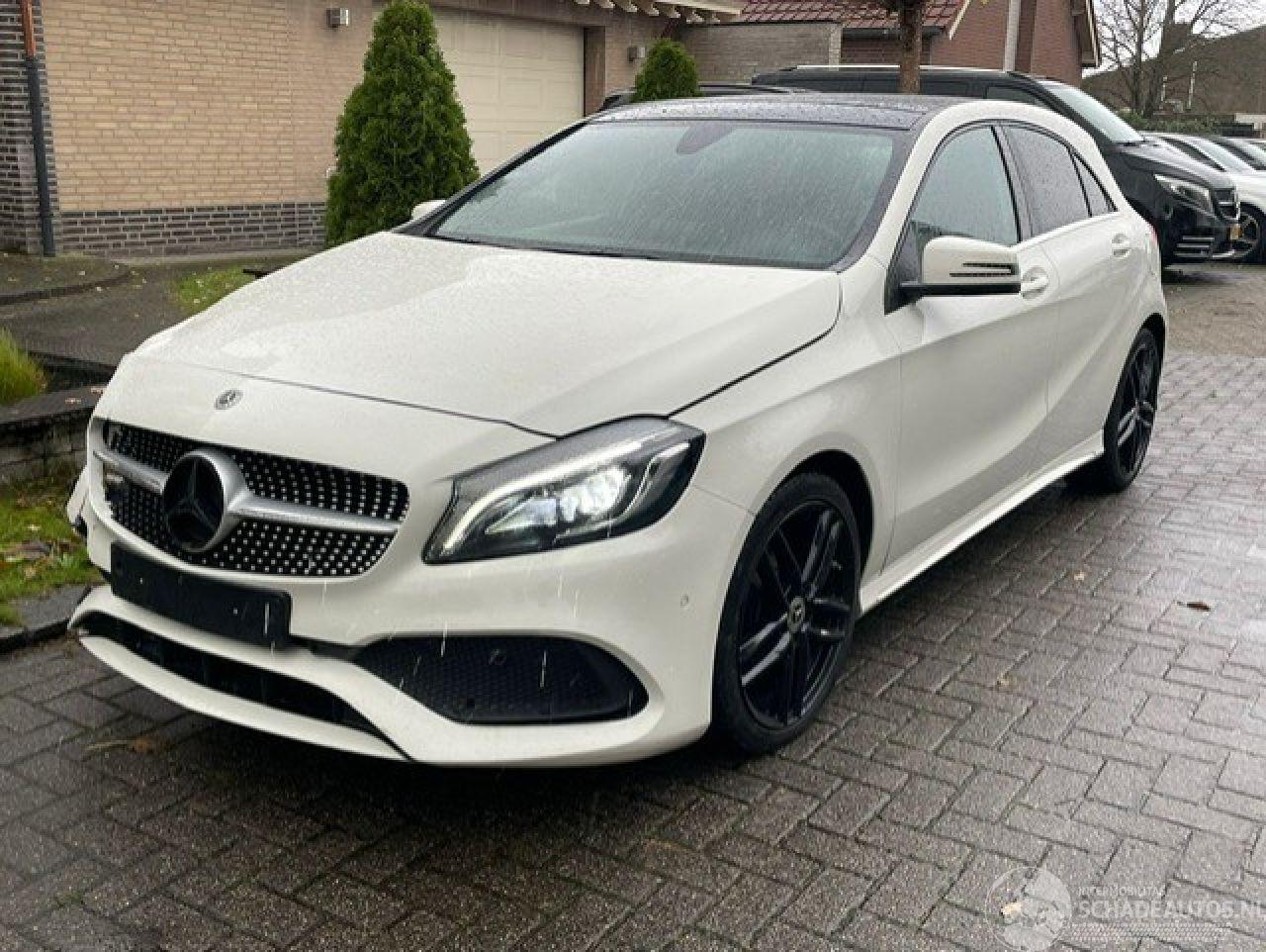 Mercedes A-klasse 180 d AMG LINE PANO NAVI CAMERA