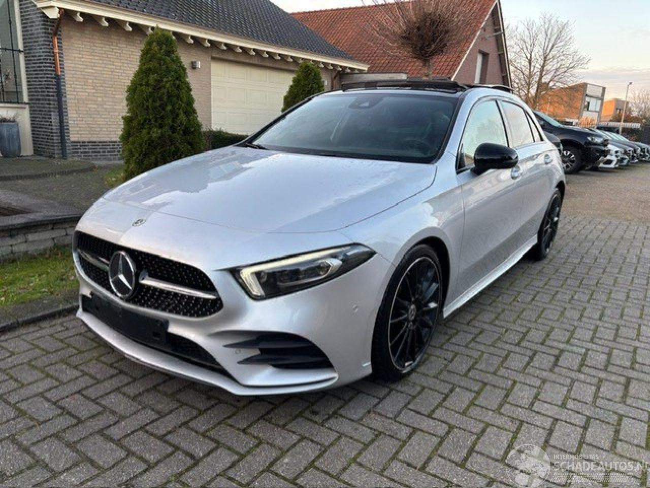 Mercedes A-klasse 200 d AMG LINE PANO CAMERA NAVI MOTOR DEFECT