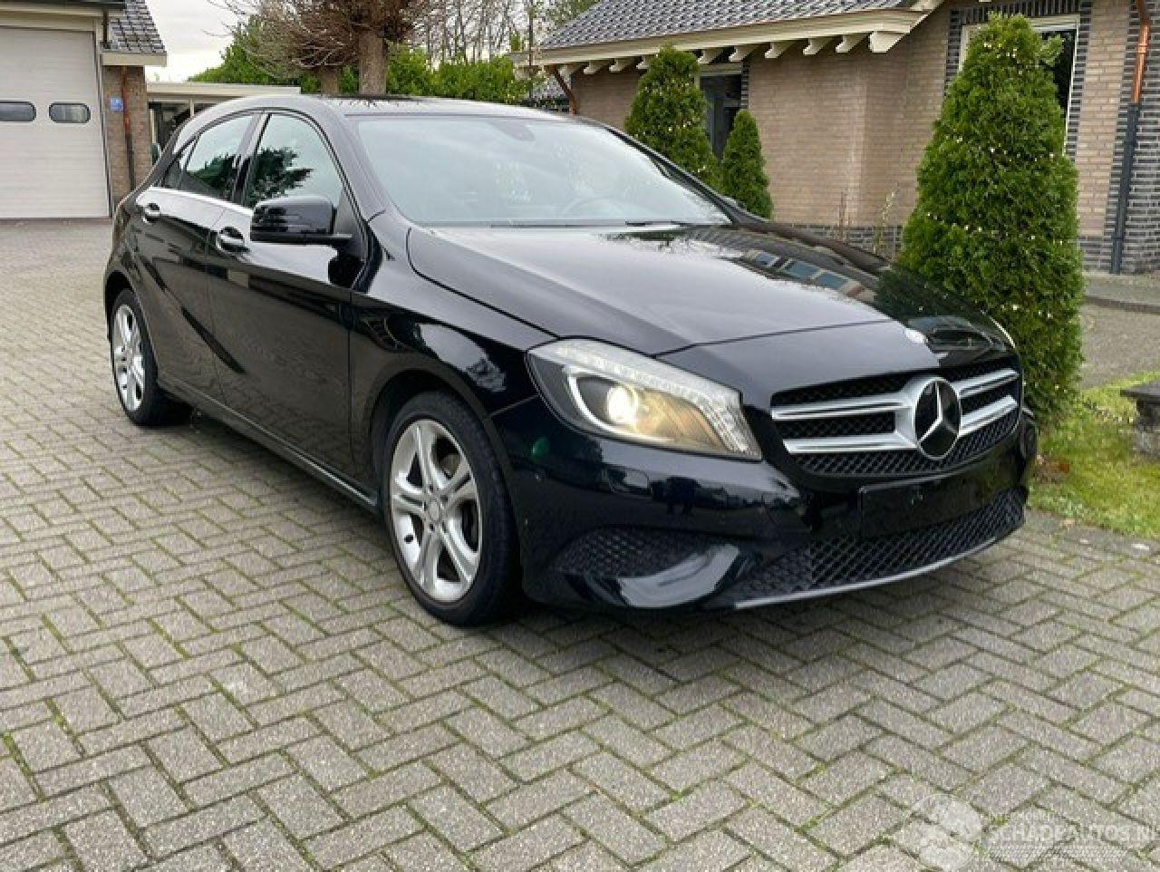 Mercedes A-klasse 180 d SPORT NAVI XENON PDC