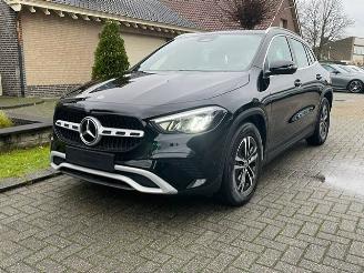 skadebil auto Mercedes GLA 180 CAMERA NAVI LED PDC 2025/5
