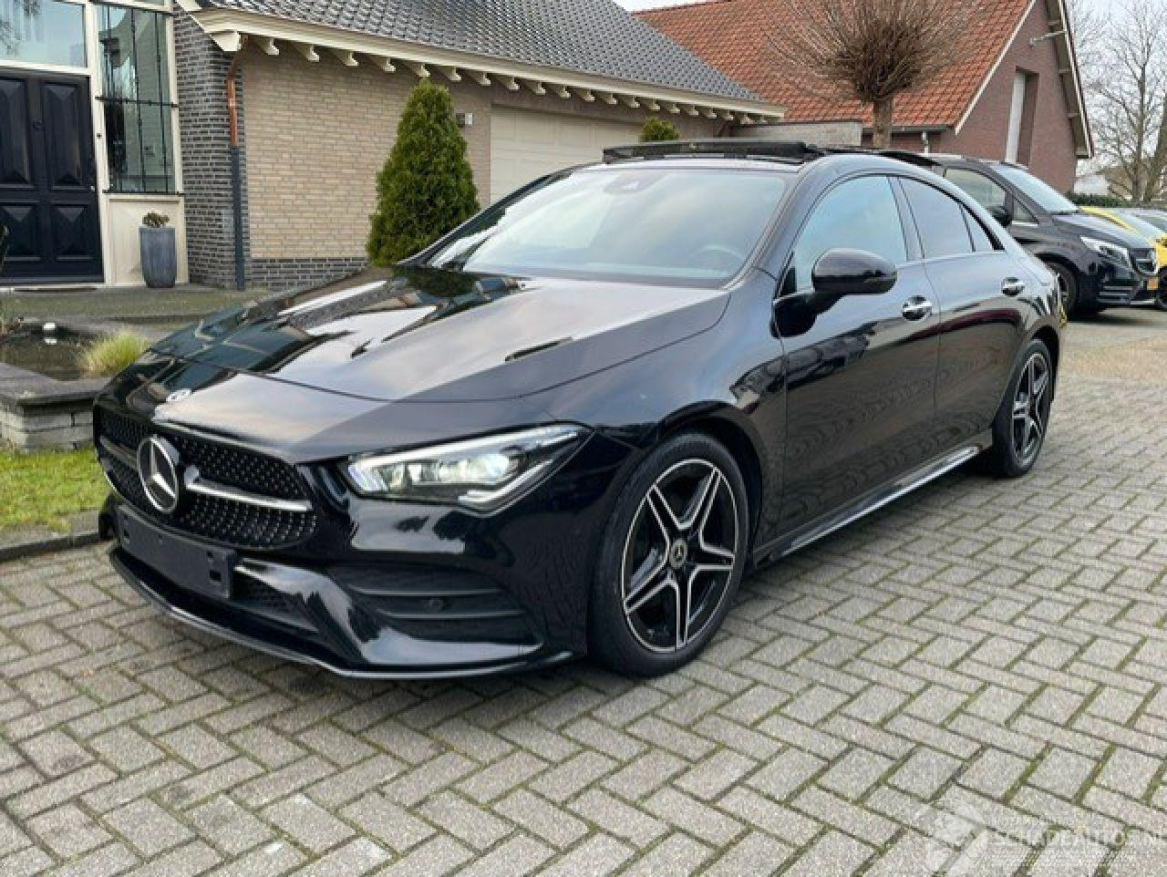 Mercedes Cla-klasse 180 d AMG LINE PANO NAVI CAMERA LED