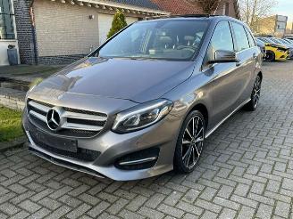Unfallwagen Mercedes B-klasse 200 d PANORAMADAK CAMERA NAVI LED 2016/1