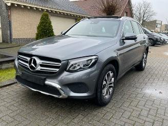 Schadeauto Mercedes GLC 250 4MATIC PANO NAVI PDC 2018/11