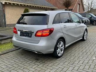 Mercedes B-klasse 180 d AUTOMAAT NAVI PDC picture 3