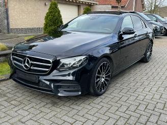 Schadeauto Mercedes E-klasse 220 d AMG LINE PANO NIGHT WIDESCREEN 2019/11