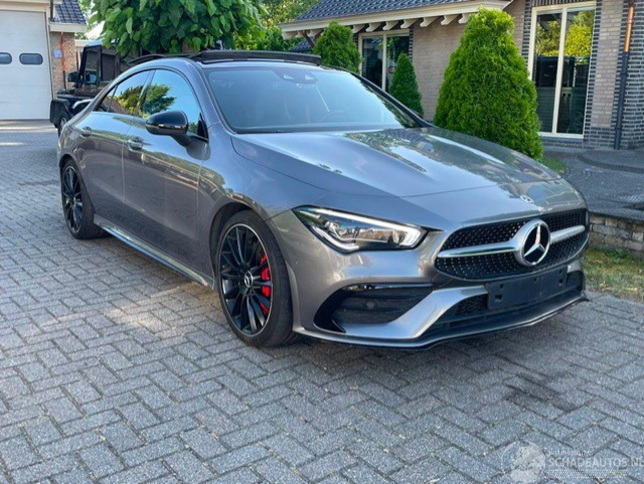 Mercedes Cla-klasse AMG 35 4MATIC PANO NAVI NIGHT LED