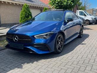 Vaurioauto  passenger cars Mercedes Cla-klasse 200 AMG LINE PANO CAMERA NAVI LED 2024/12