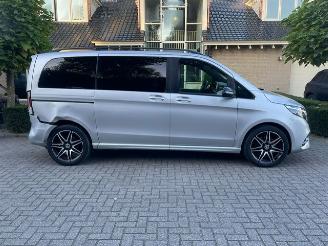 Mercedes  300 d Avantgarde AMG LINE 7 ZITS LED picture 2