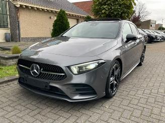 Schadeauto Mercedes A-klasse 180 d AMG LINE PANO NAVI CAMERA LED 2020/10