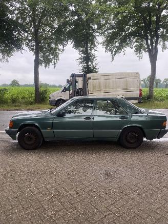 disassembly passenger cars Mercedes 190-serie 190 E 1.8 1992/1