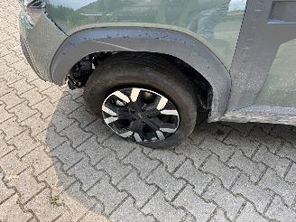 Dacia Duster HYBRIDE AUTOMAAT NAVi CLIMA CAMERA LED B.J 12-2024 NEW MODEL picture 16