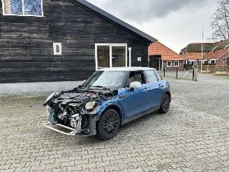 skadebil auto Mini Cooper AUTOMAAT NAVI CLIMA CAMERA LEER B.J 07-2021 2021/7
