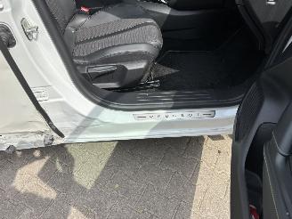 Peugeot 2008 GT LINE 130 PK AUTOMAAT NAVI CLIMA CAMERA LED VIRT DASH B.J 2022 picture 15