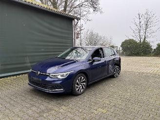 Schadeauto Volkswagen e-Golf HYBRIDE PLUG IN AUTOMAAT NAVI CLIMA CAMERA VIRT DASH LED B.J 2023 2023/12