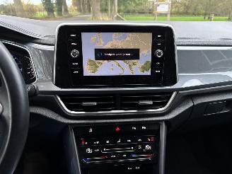 Volkswagen T-Roc 2.0 TDI AUTOMAAT 150 PK STYLE NAVI CLIMA CAMERA LED picture 16