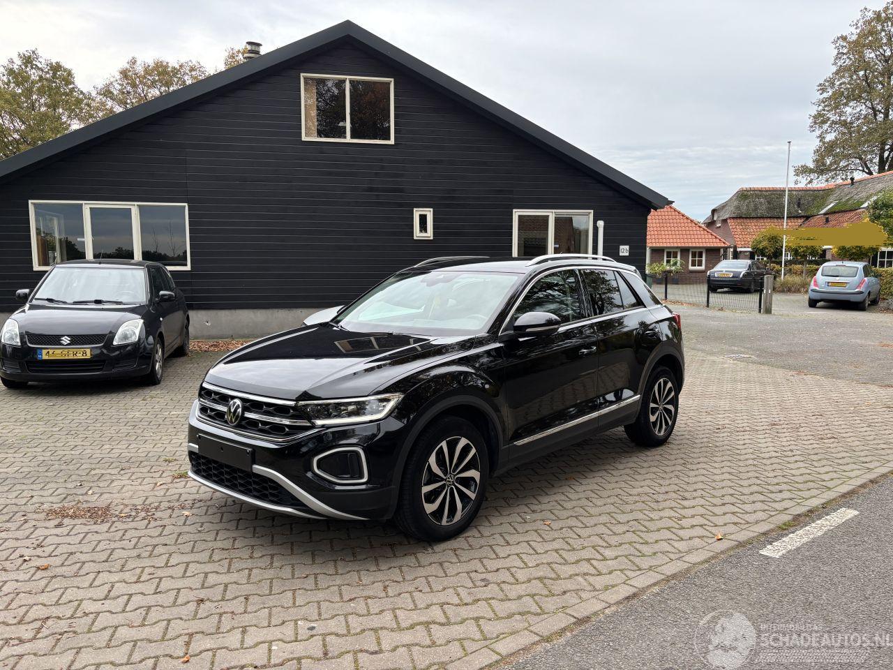 Volkswagen T-Roc 2.0 TDI AUTOMAAT 150 PK STYLE NAVI CLIMA CAMERA LED