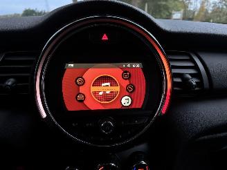 Mini One EDITION CLIMA ABS PDC STOELVERWARMING B.J 11-2018 Schroefschade picture 11