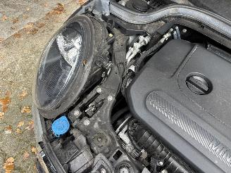 Mini One EDITION CLIMA ABS PDC STOELVERWARMING B.J 11-2018 Schroefschade picture 16