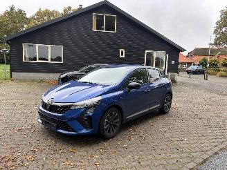 uszkodzony samochody osobowe Renault Clio V TECHNO SPORT NAVI CLIMA CAMERA VIRT DASH PDC LED FACELIFT B.J 2025 2025/5