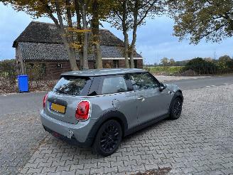 Mini  1.5 EDITION CLIMA ABS PDC B.J 11-2018 SCHROEFSCHADE picture 2