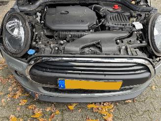 Mini  1.5 EDITION CLIMA ABS PDC B.J 11-2018 SCHROEFSCHADE picture 16