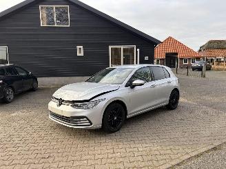 Damaged car Volkswagen Golf 8 TSI LIFE EDITION 110 PK CLIMA CRUISE VIRT DASH B.J 05-2022 2022/5