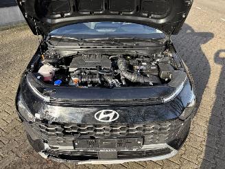 Hyundai Bayon AUTOMAAT NAVI CLIMA CAMERA LED B.J 11/2025 Lichte schade picture 8