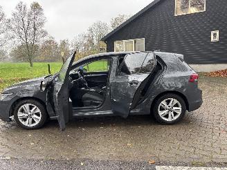 Volkswagen Golf 8 TSI 110 PK NAVI CLIMA CAMERA VIRTUEEL DASHBOARD B.J 2023 PLAATSCHADE picture 15