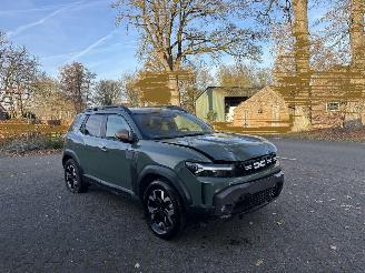 krockskadad bil auto Dacia Duster HYBRIDE 1.6 AUTOMAAT NAVI CLIMA CAMERA VIRT DASH B.J 12-2024 2024/12