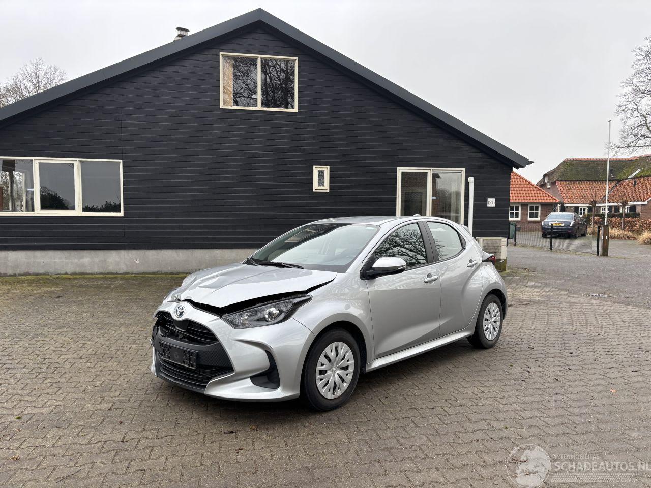 Toyota Yaris AUTOMAAT 1.5  HYBRIDE CLIMA CAMERA B.J 07-2022