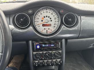 Mini One 1.6 EDITION PANO AIRCO B.J 2003 geen schade APK t/m Maart 2027 !!!! picture 12